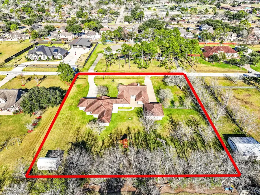 304 Chester Drive, Friendswood, TX 77546 - Image #2