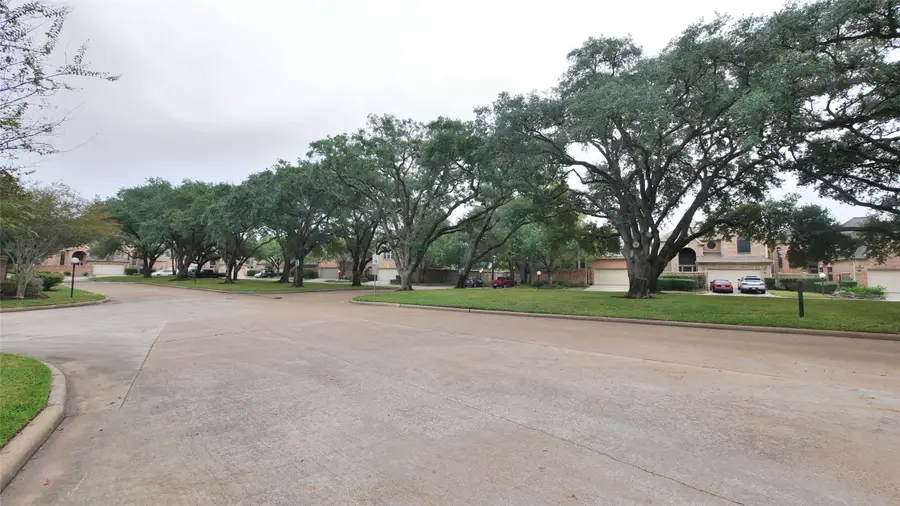 8003 Oakwood Forest Drive, Houston, TX 77040 - Image #3