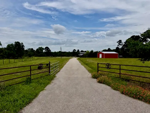 26534 Mitchell Road, Hempstead, TX 77445