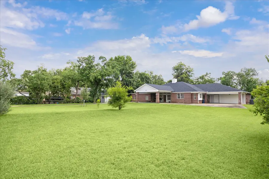 1010 Adkins Road, Spring Valley Village, TX 77055 - Image #2