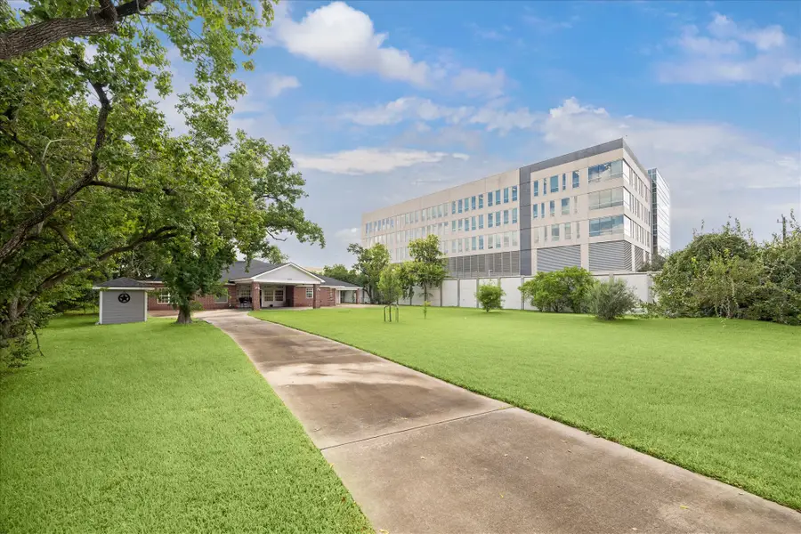 1010 Adkins Road, Spring Valley Village, TX 77055 - Image #3