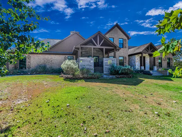 100 Pecan Grove Road, Sealy, TX 77474