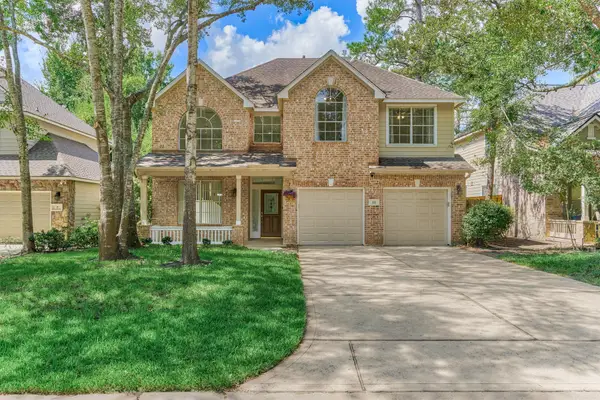 11 Vinca Trail, The Woodlands, TX 77382