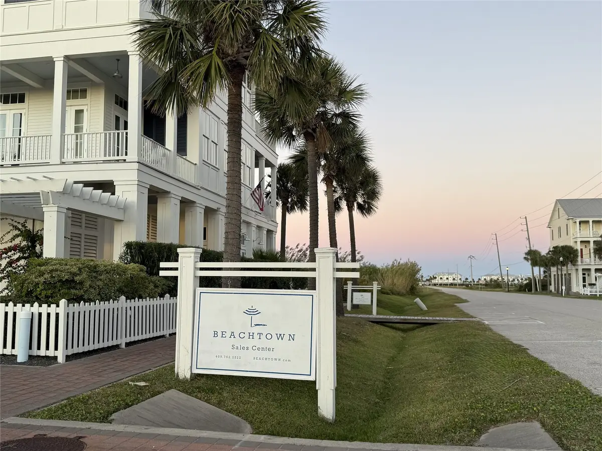 722-726 Ramsar Road, Galveston, TX 77550 - Image #1