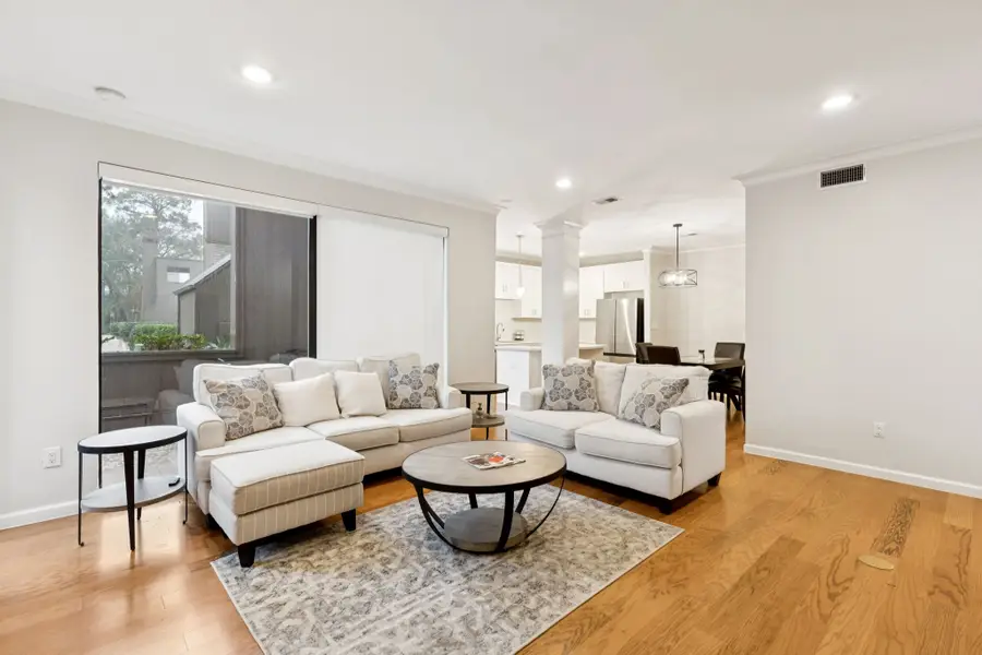 172 Litchfield Lane, Houston, TX 77024 - Image #3