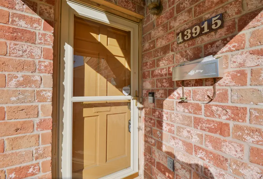 13915 Roundstone Lane, Houston, TX 77015 - Image #3