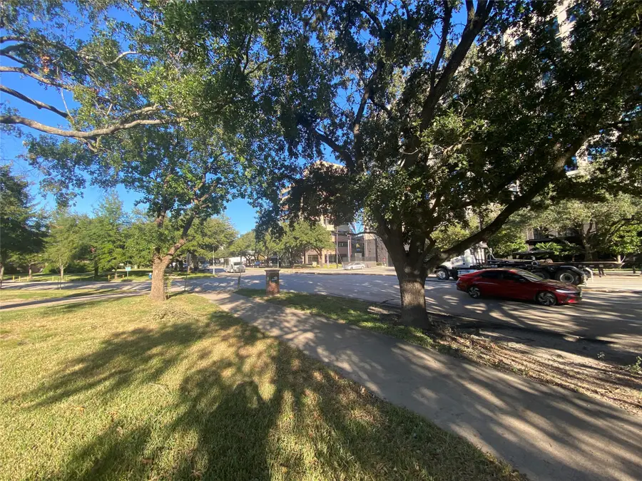 7552 Main Street, Houston, TX 77030 - #3