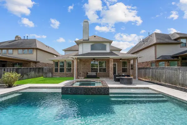 74 Wyatt Oaks Drive, Tomball, TX 77375