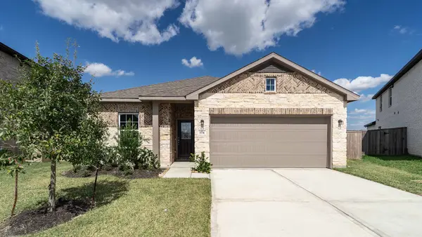 1731 Warm Breeze Drive, Angleton, TX 77515