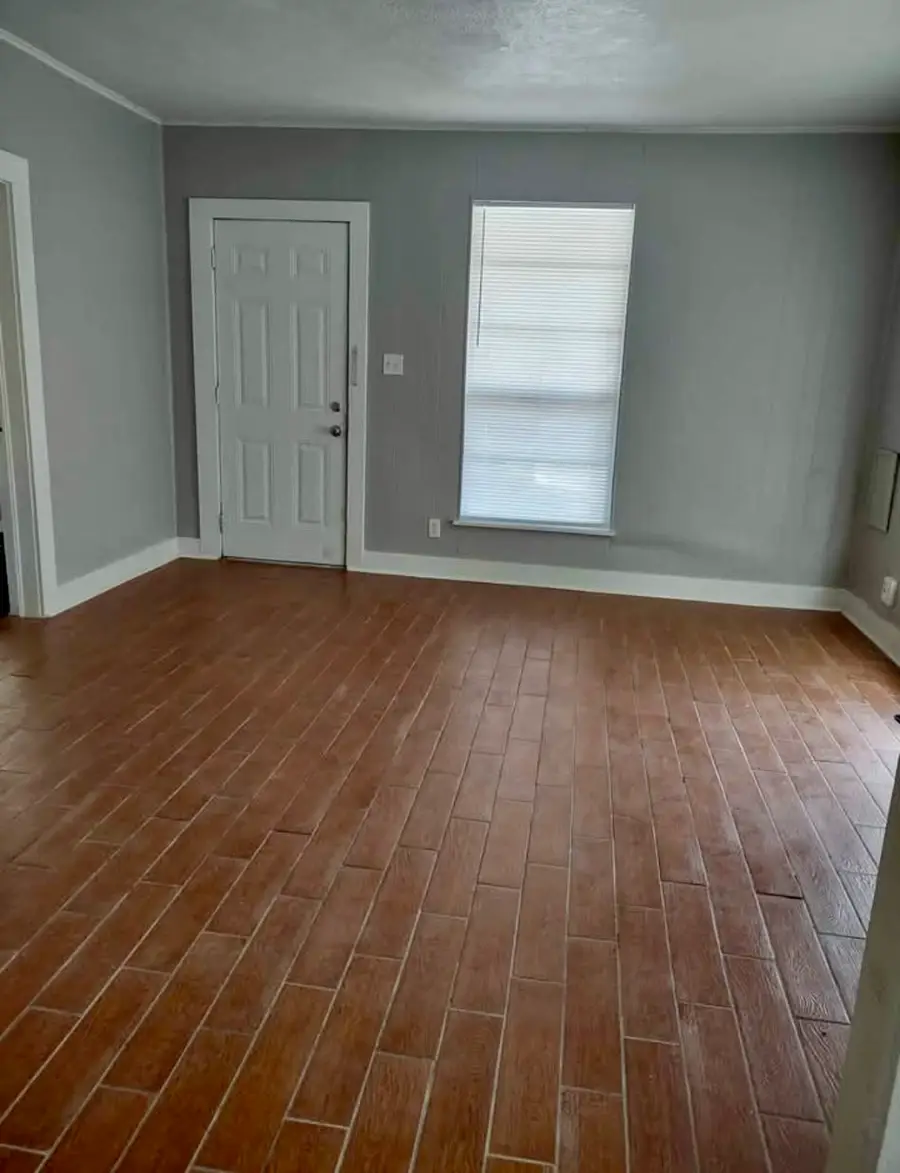 201 S Cleveland Street, Dayton, TX 77535 - Image #2