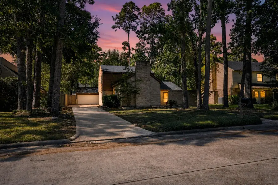 2038 Parkdale Drive, Houston, TX 77339 - #2
