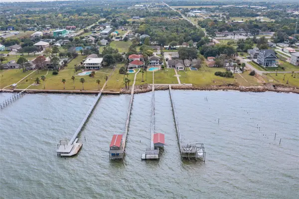 2576 Cliff Drive, San Leon, TX 77539