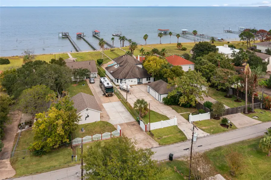 2576 Cliff Drive, San Leon, TX 77539 - Image #2