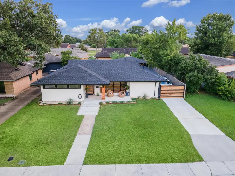 4111 Martinshire Drive, Houston, TX 77025 - Image #3