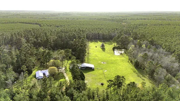 5146 Richardson Rd E, Livingston, TX 77351