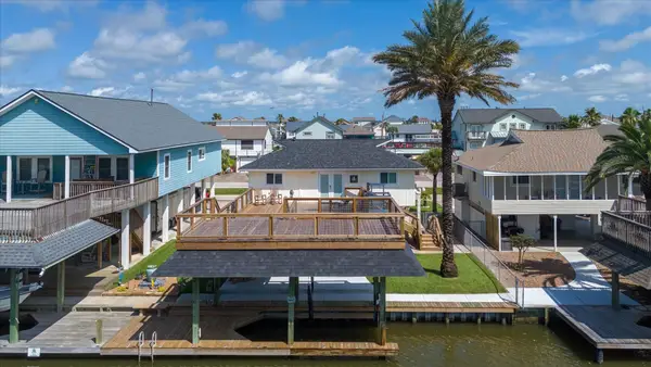 273 Barracuda Street, Bayou Vista, TX 77563