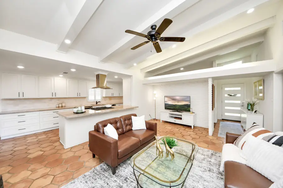 10150 Brinwood Drive, Houston, TX 77043 - Image #3