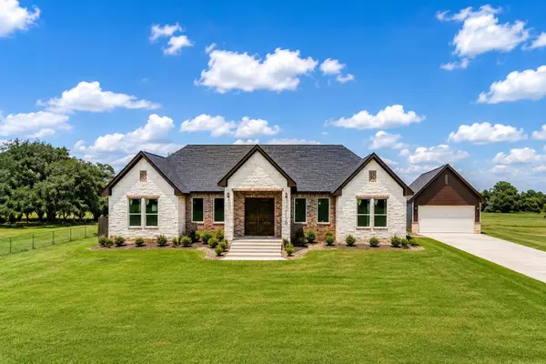 1720 Flintlock Court, Angleton, TX 77515