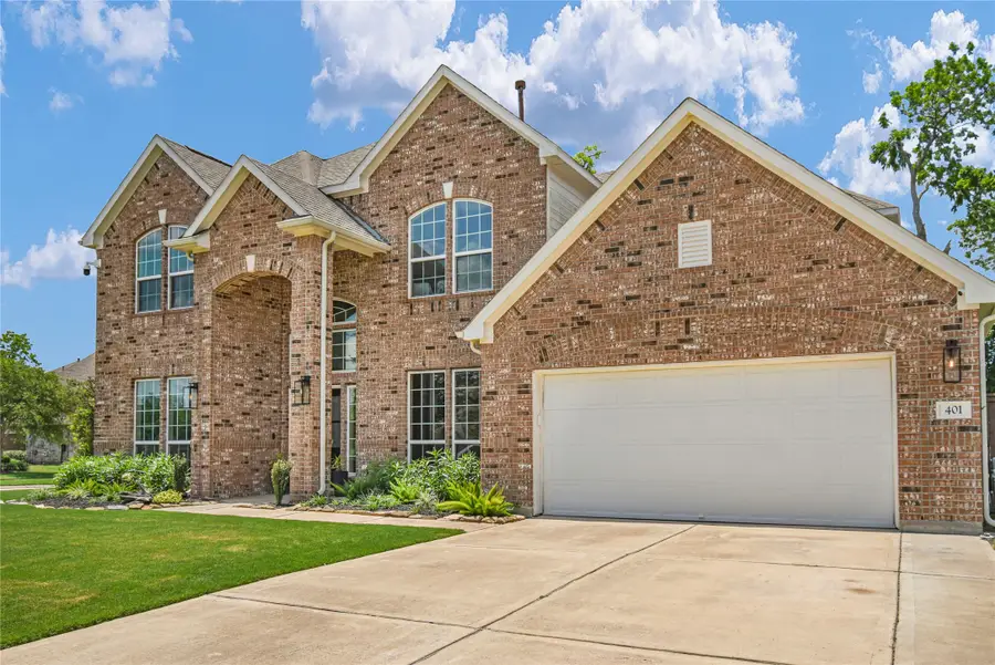 401 Bentwood Way, Clute, TX 77531 - #2