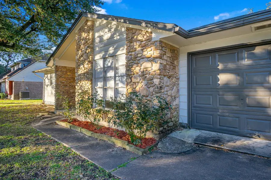 3210 Valley Brook Drive, La Porte, TX 77571 - #2