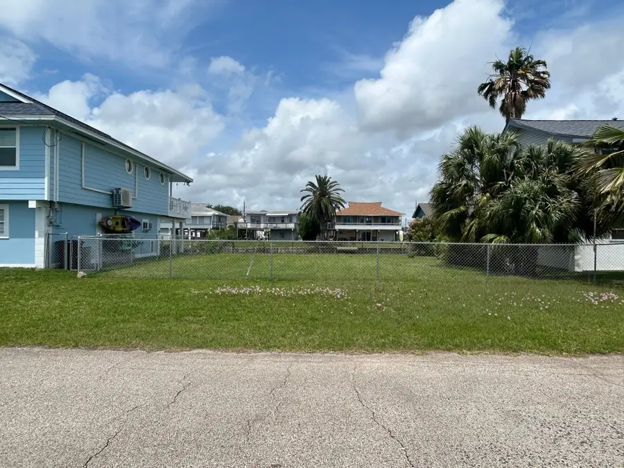 290 Ling, Hitchcock, TX 77563 - Image #2