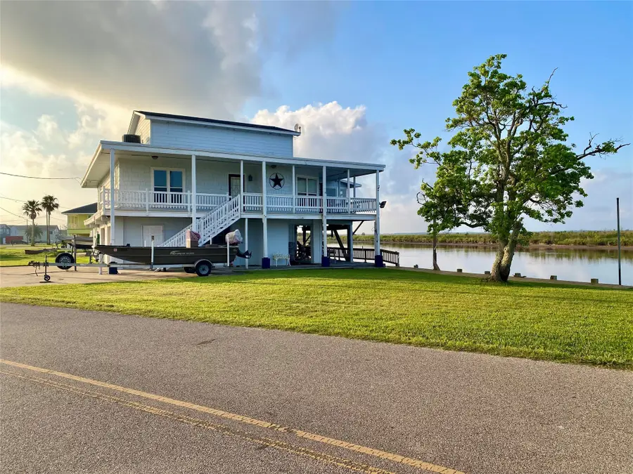 102 Redfish Drive, Freeport, TX 77541 - Image #2