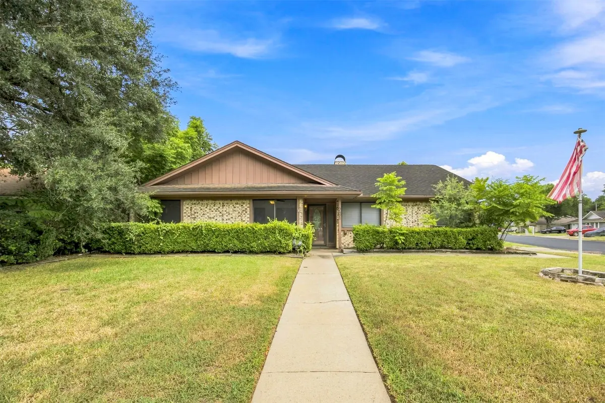 201 Yuma Drive, Victoria, TX 77904 - #1