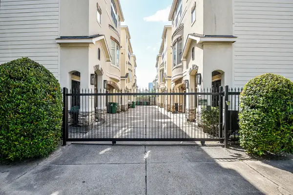 3322 Chenevert Street, Houston, TX 77004