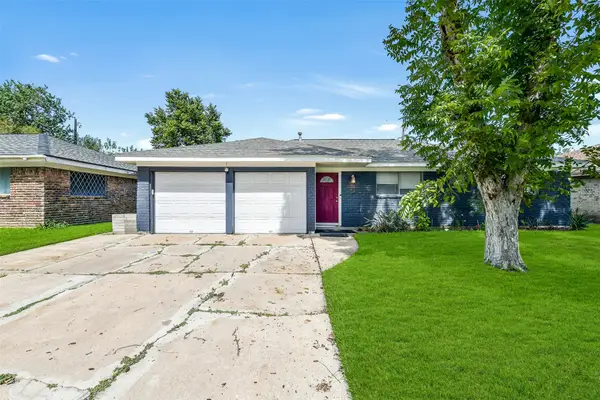 2910 19th Avenue N, Texas City, TX 77590