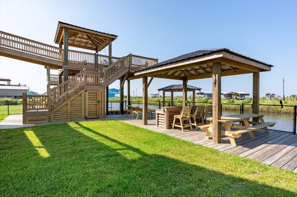 1185 Mabry Street, Gilchrist, TX 77617