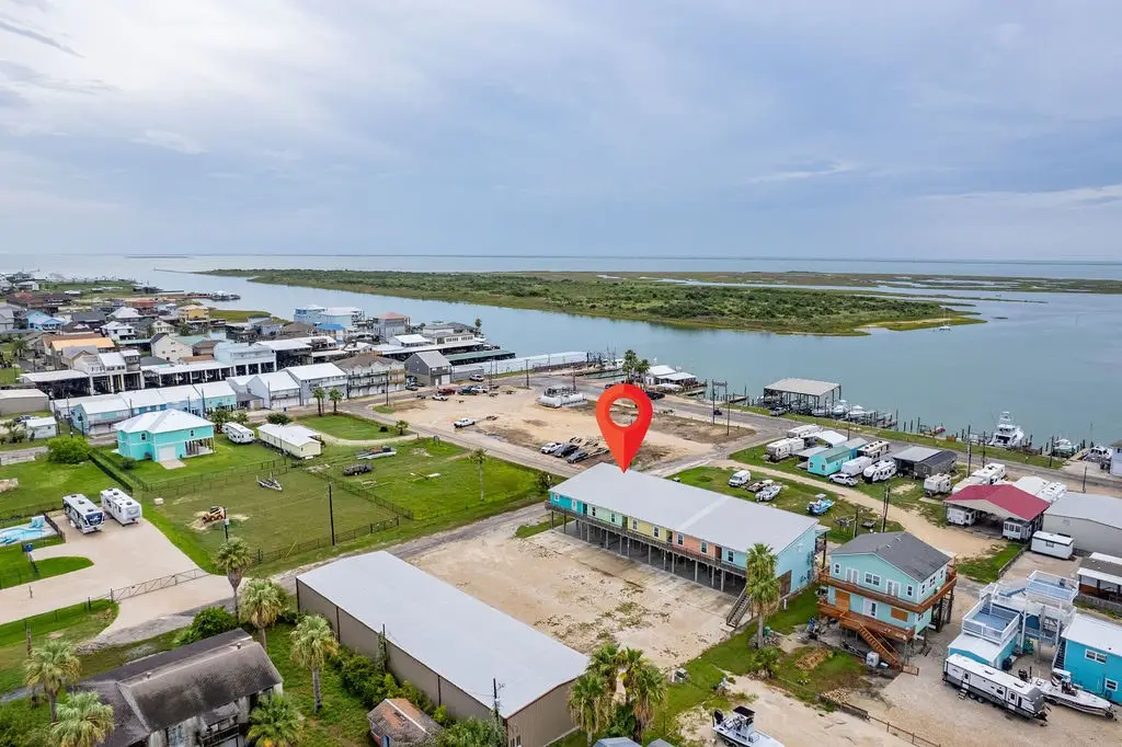 1402 W Commerce Street #2, Port O Connor, TX 77982 - #1
