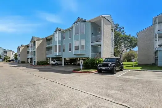 18617 Egret Bay Boulevard #702, Webster, TX 77058 - Image #2