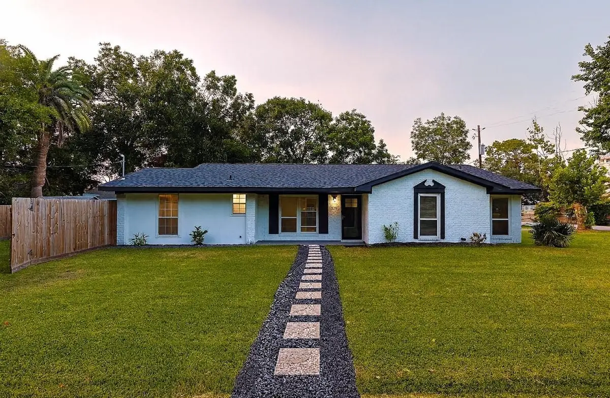 202 Bay Street, La Porte, TX 77571 - Image #1