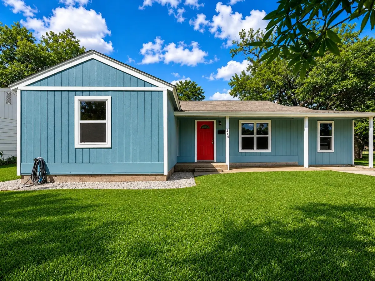 210 Laurel Street, Lake Jackson, TX 77566 - #1