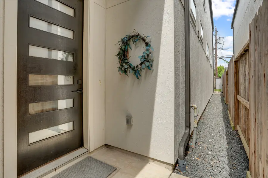 1022 Dorothy Street, Houston, TX 77008 - Image #3