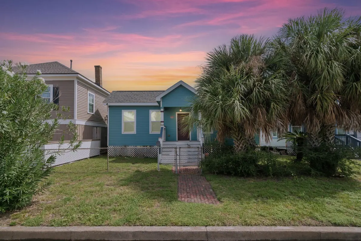 1213 Avenue M 1/2, Galveston, TX 77550 - #1