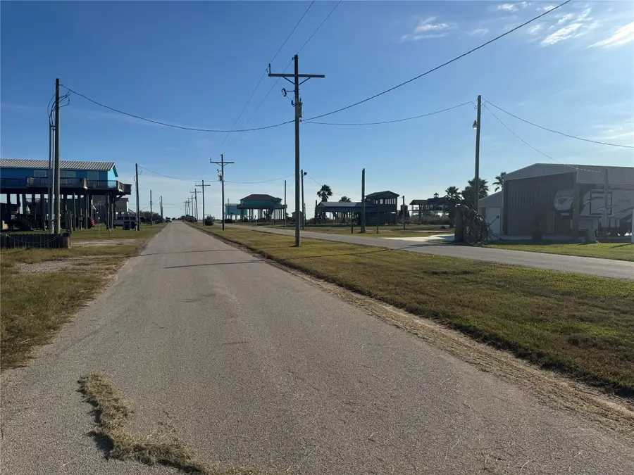 1076 Van Sant, Gilchrist, TX 77617 - Image #2