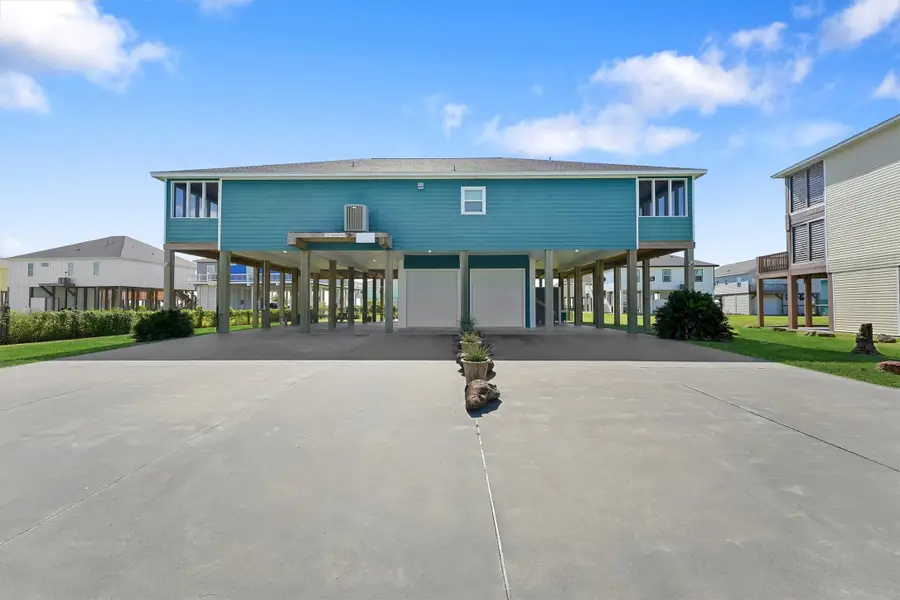 172 Ocean View Drive Drive, Crystal Beach, TX 77650 - #2