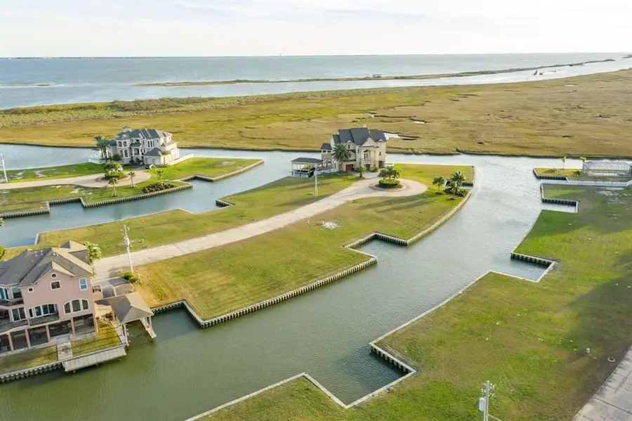 6 Half Moon, Hitchcock, TX 77563 - Image #2