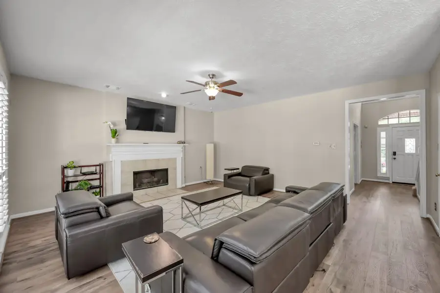 2 S Duskwood Place, The Woodlands, TX 77381 - #3