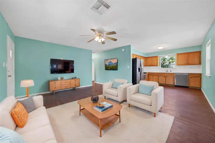 522 Oklahoma Avenue, Bacliff, TX 77518 - #2