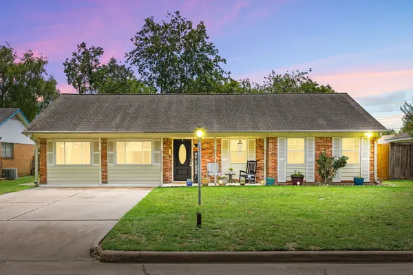 5834 Shurmard Drive, Houston, TX 77092