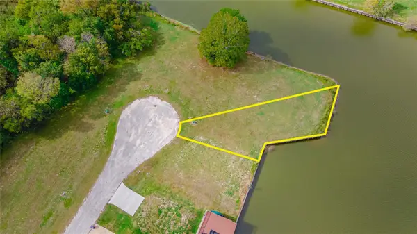 196 N Forest Drive, Huntsville, TX 77340