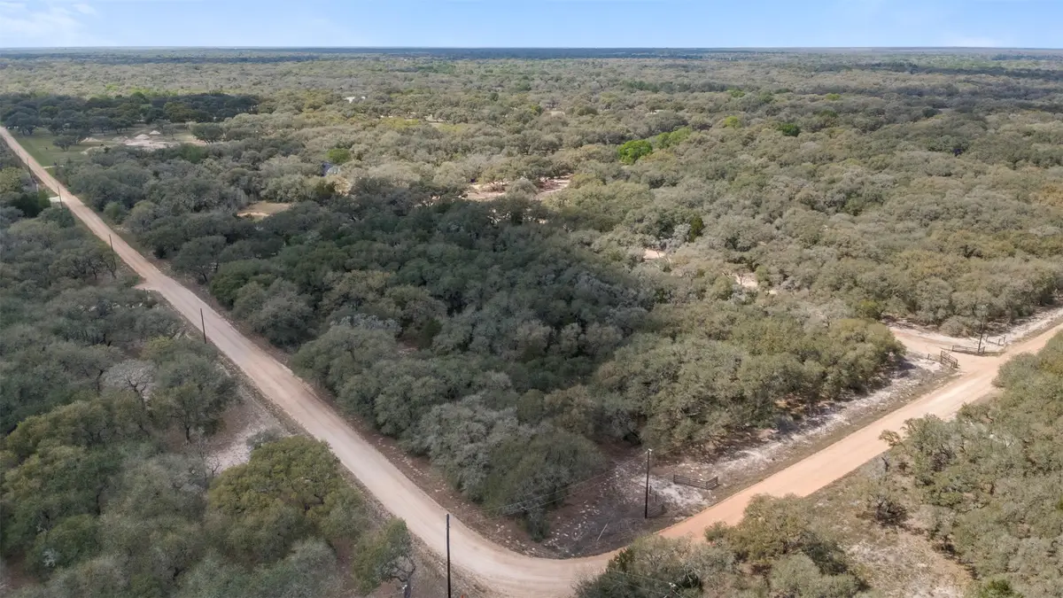 516 County Road 120, Hallettsville, TX 77964 - #1