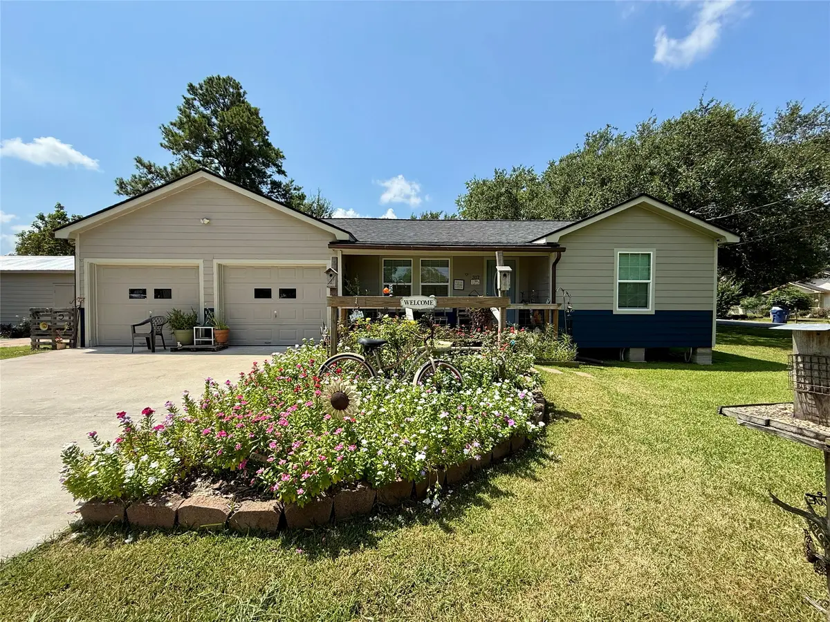 317 Crews Way, West Columbia, TX 77486 - #1