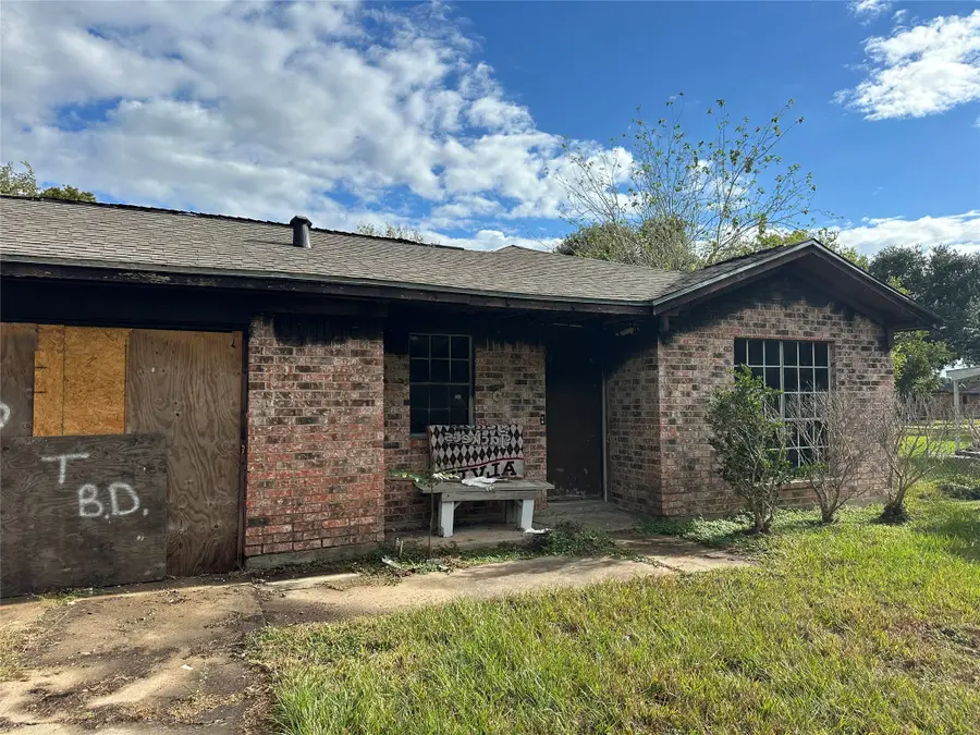 610 Linda Lane, Alvin, TX 77511 - Image #2