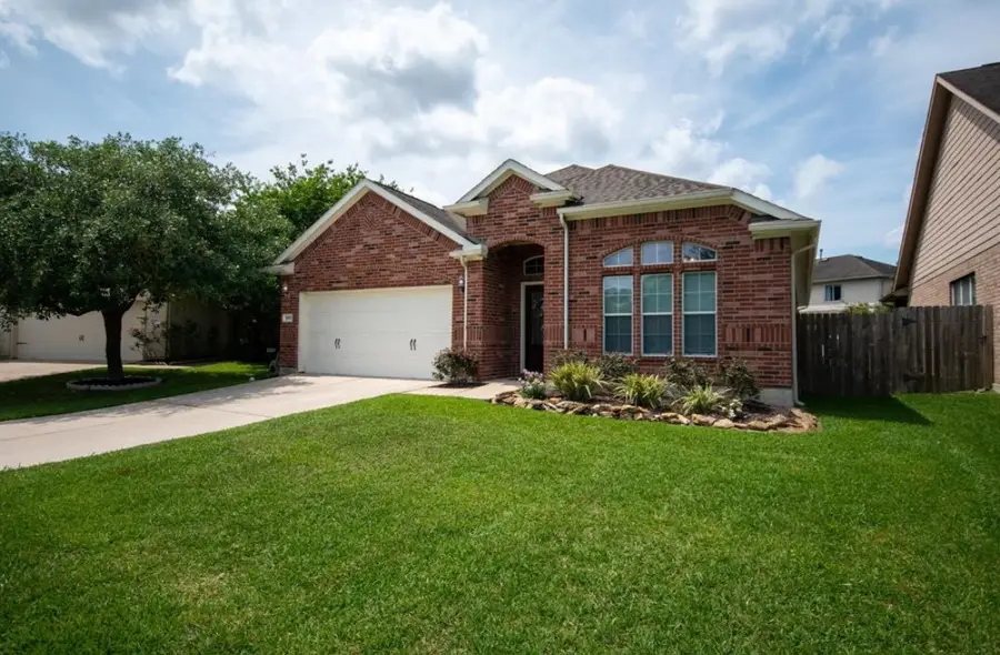 1065 Brigid Court, Dickinson, TX 77539 - Image #2