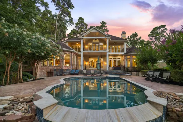 30 Turtle Cove Court, Kingwood, TX 77346