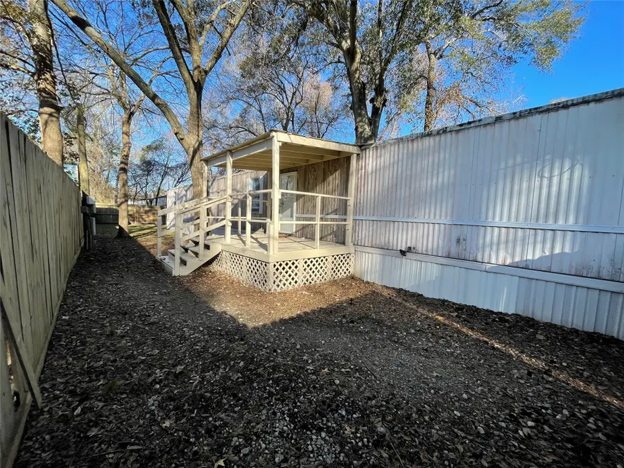 15185 Ridgepoint Circle, Willis, TX 77318 - Image #2