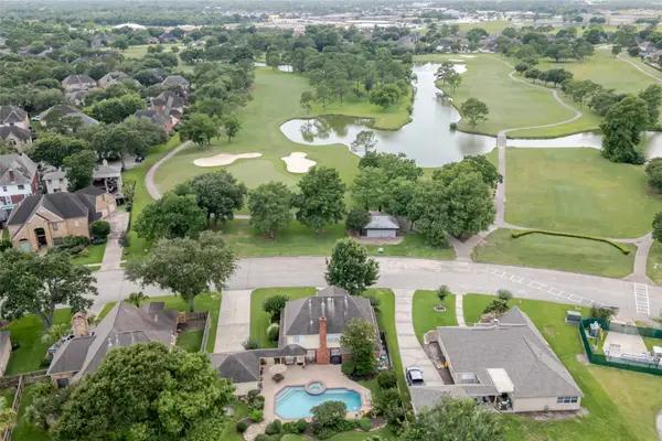 2748 Masters Drive, League City, TX 77573